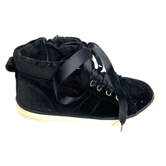 3/$20 ❤️ Gymboree Black Velvet High Top Sneakers US 12 Girls - Picture 4 of 9